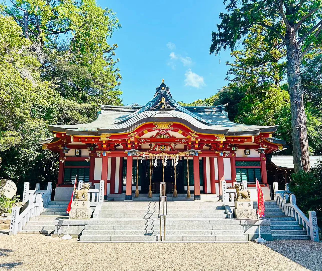 越 木 岩 神社