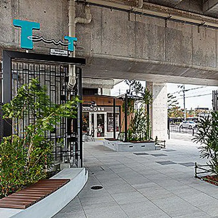 TauT 阪急洛西口