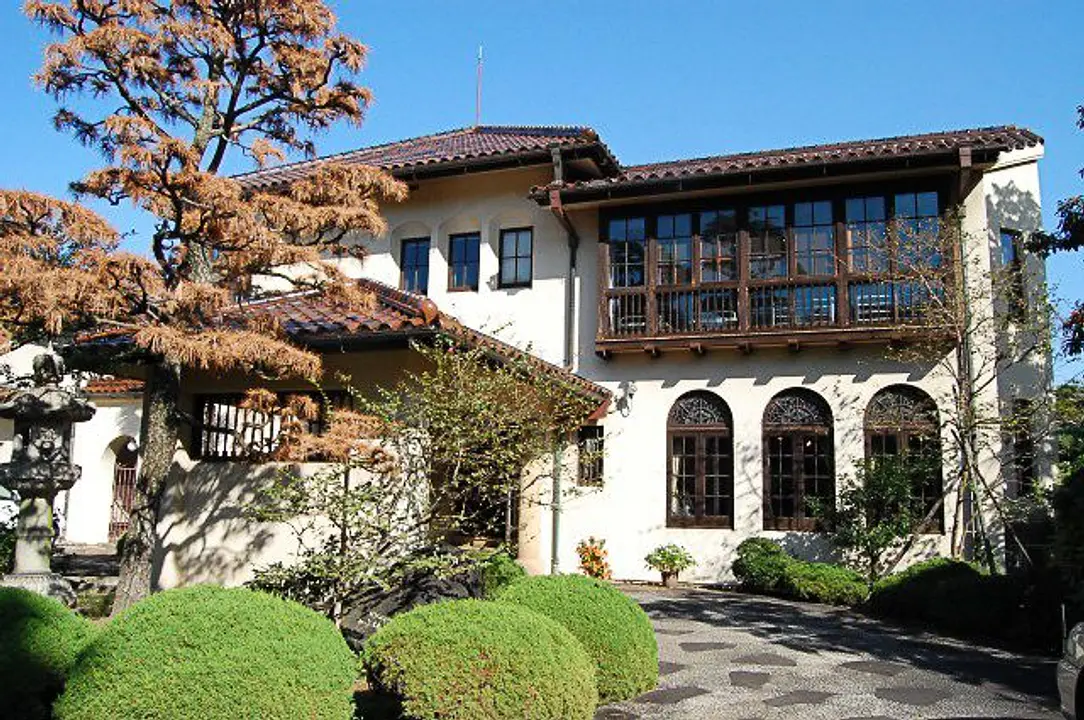 松山大学温山記念会館